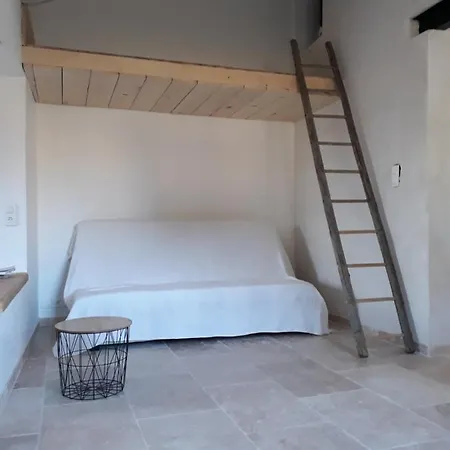 La Petite Maison Dans Les Vignes Holiday home Chamaret
